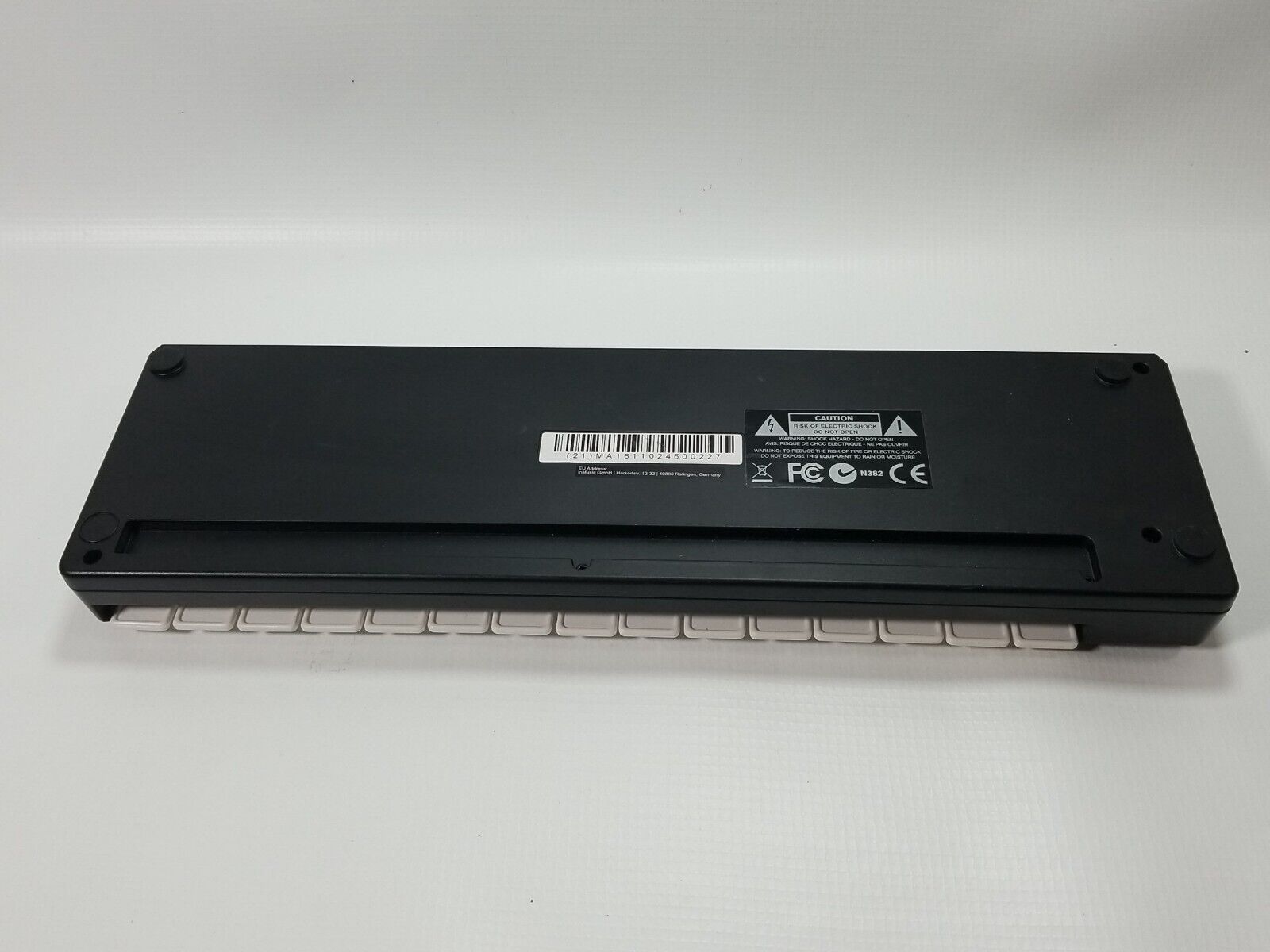 Akai Professional LPK25 25-key USB Keyboard Midi Controller - Fresh Stock Dated February 2026