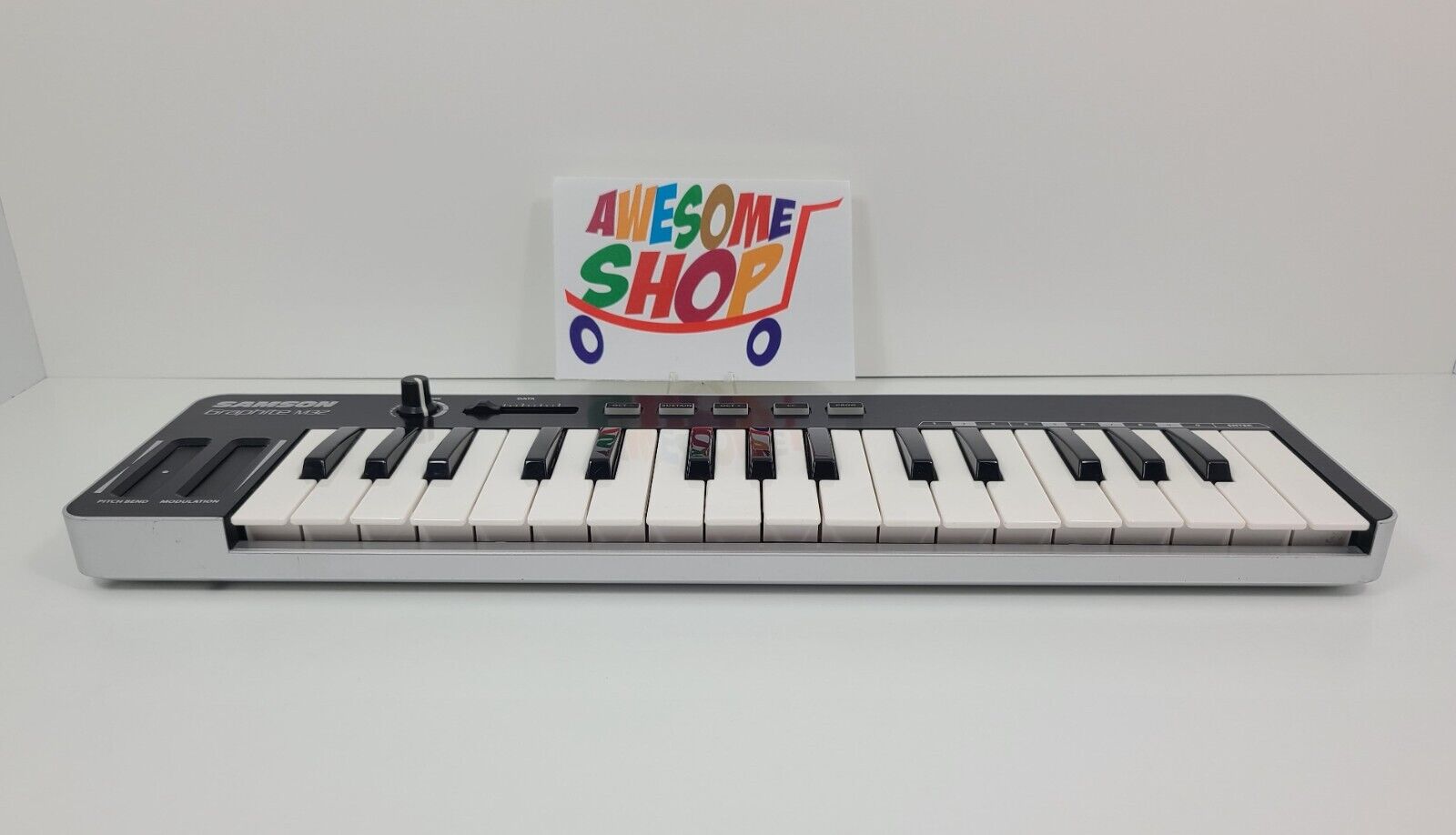 SAMSON Graphite M32 USB Mini Keyboard Controller Home Studio Music Production - Fresh Stock Dated February 2026