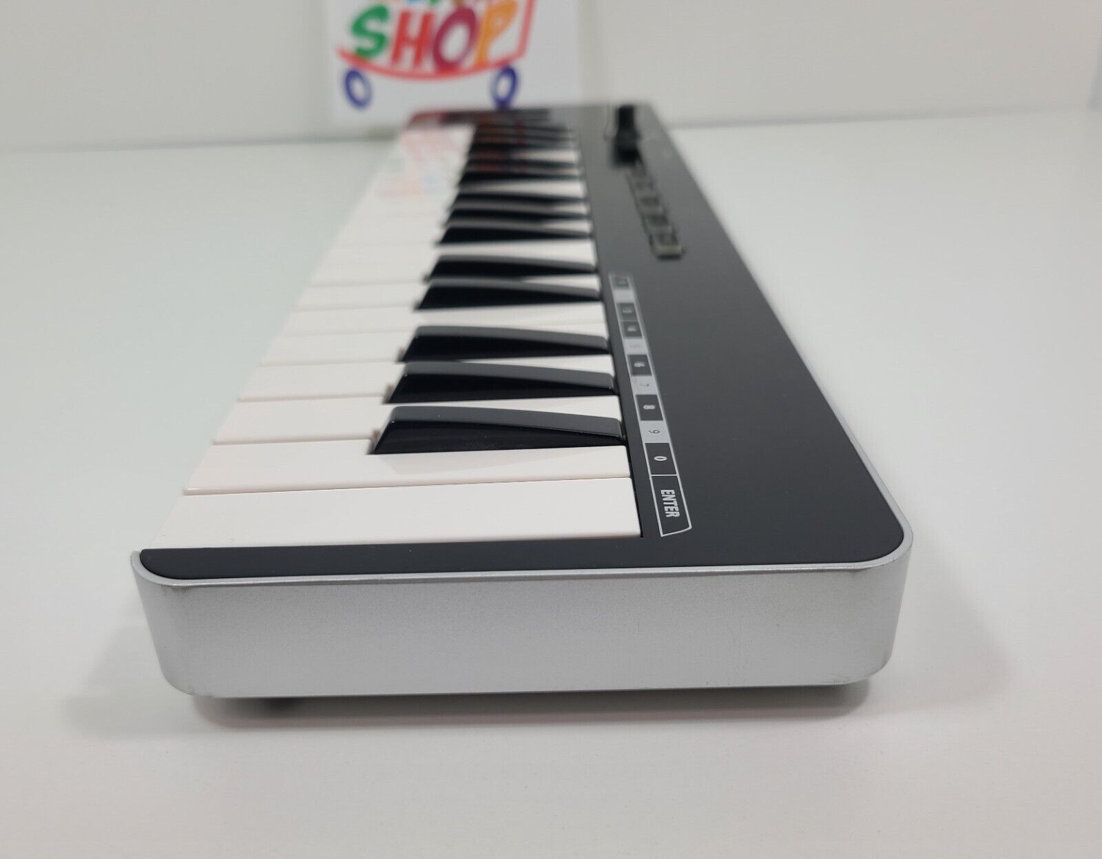 SAMSON Graphite M32 USB Mini Keyboard Controller Home Studio Music Production - Fresh Stock Dated February 2026