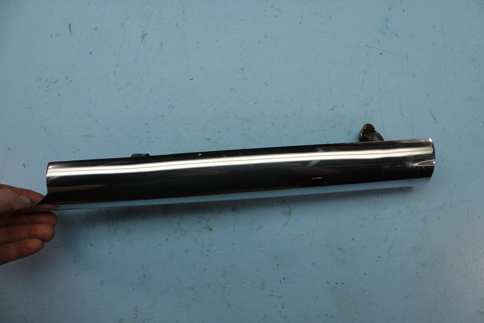 1033 96 HARLEY-DAVIDSON ROAD KING CHROME FRONT RIGHT EXHAUST COVER HEAT SHIELD - Fresh Stock Dated February 2026