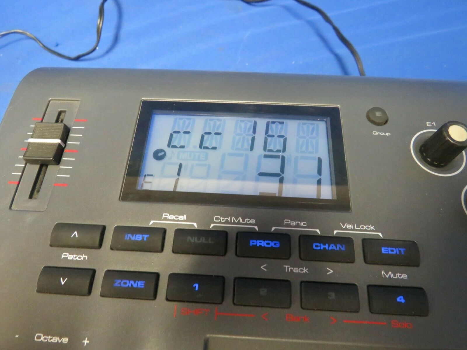 M-Audio Axiom 25 Advanced USB MIDI Controller w/9V power supply - Fresh Stock Dated February 2026