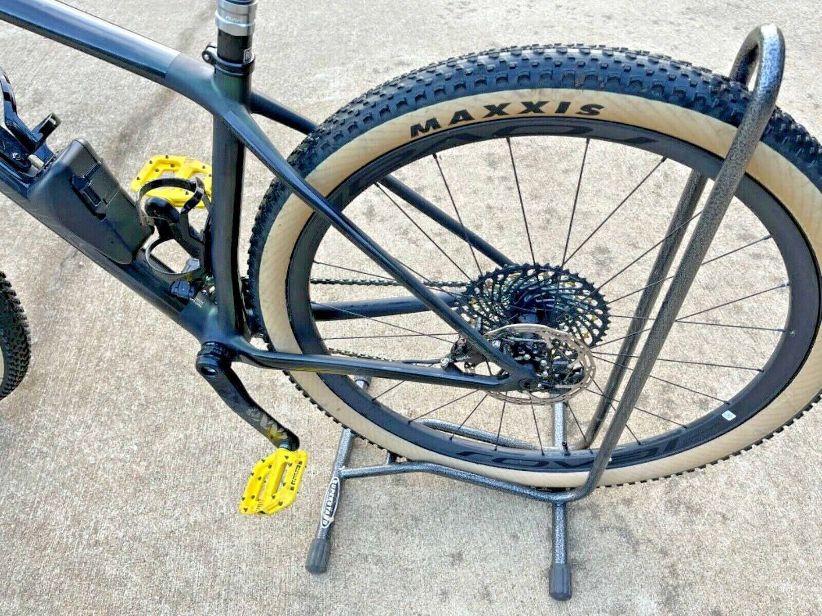 2021 Specialized Epic HT S Works size medium - Fresh Stock Dated December 2025