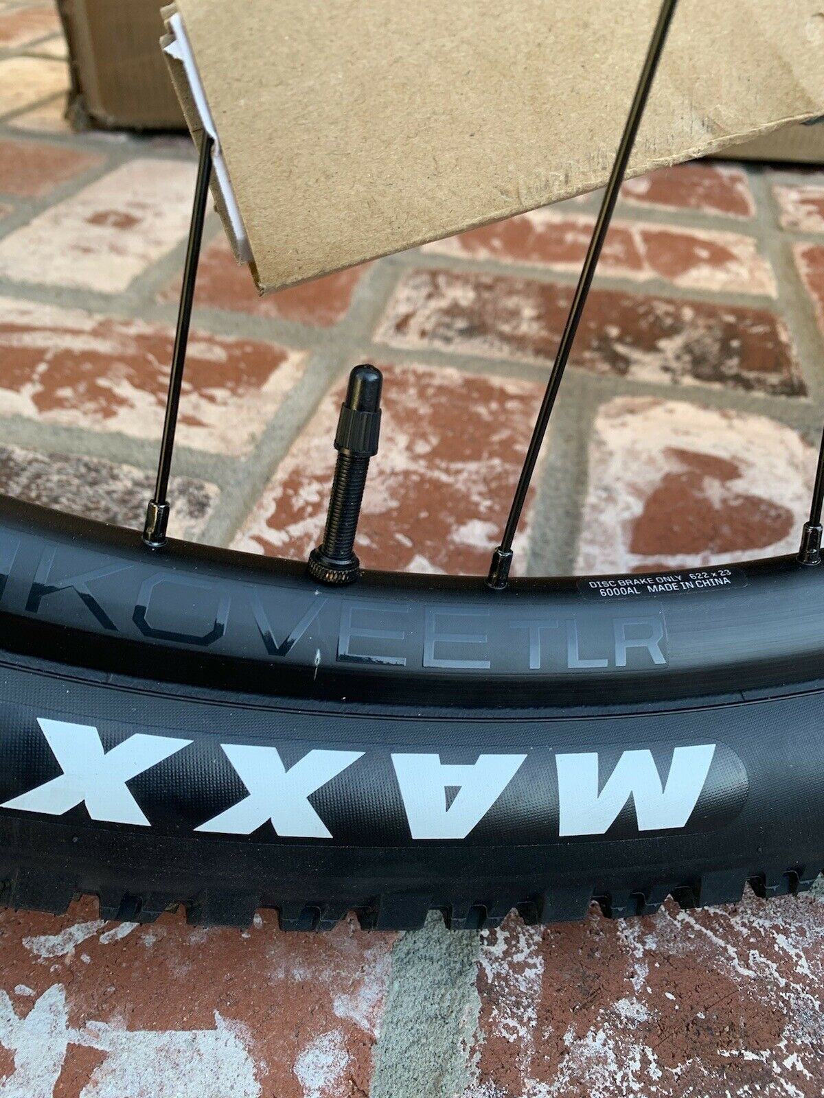 2022 TREK MARLIN 8 SIZE M /L Red MOUNTAIN BIKE Never Ridden Orig Box TUBLESS - Fresh Stock Dated February 2026