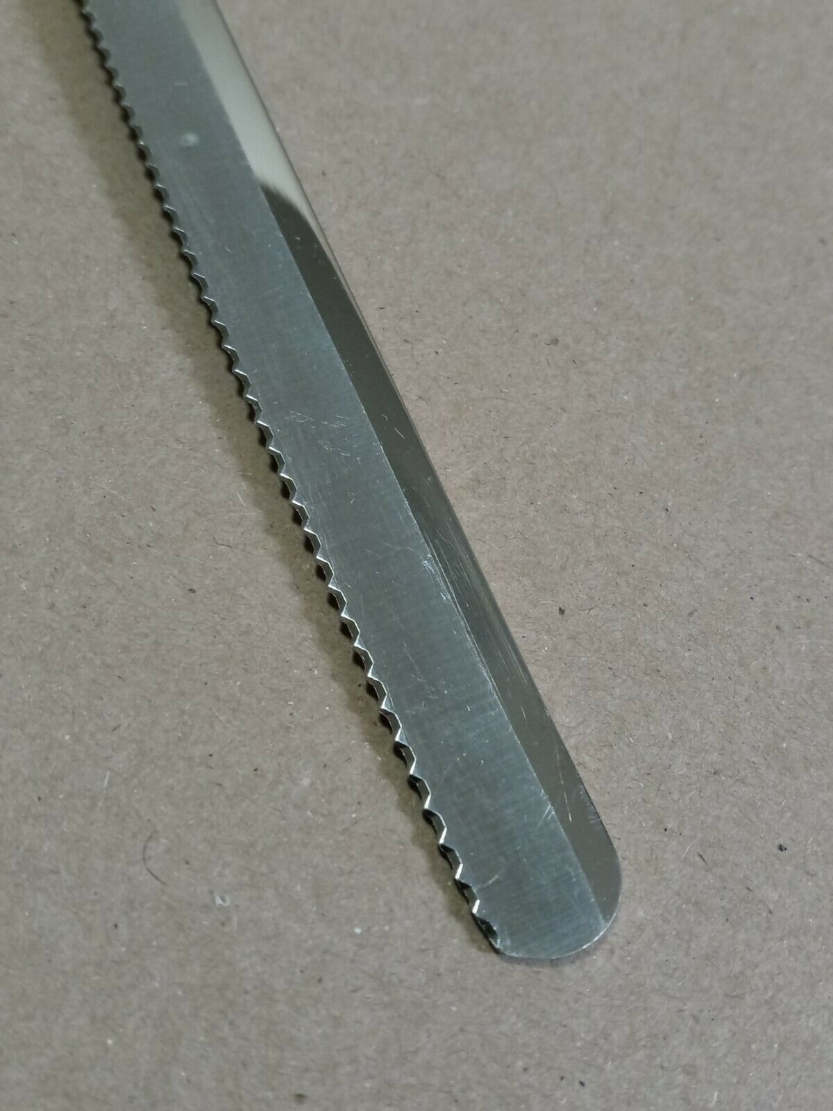 1990 Cutco DD 1724 slicing Knife - Fresh Stock Dated December 2025