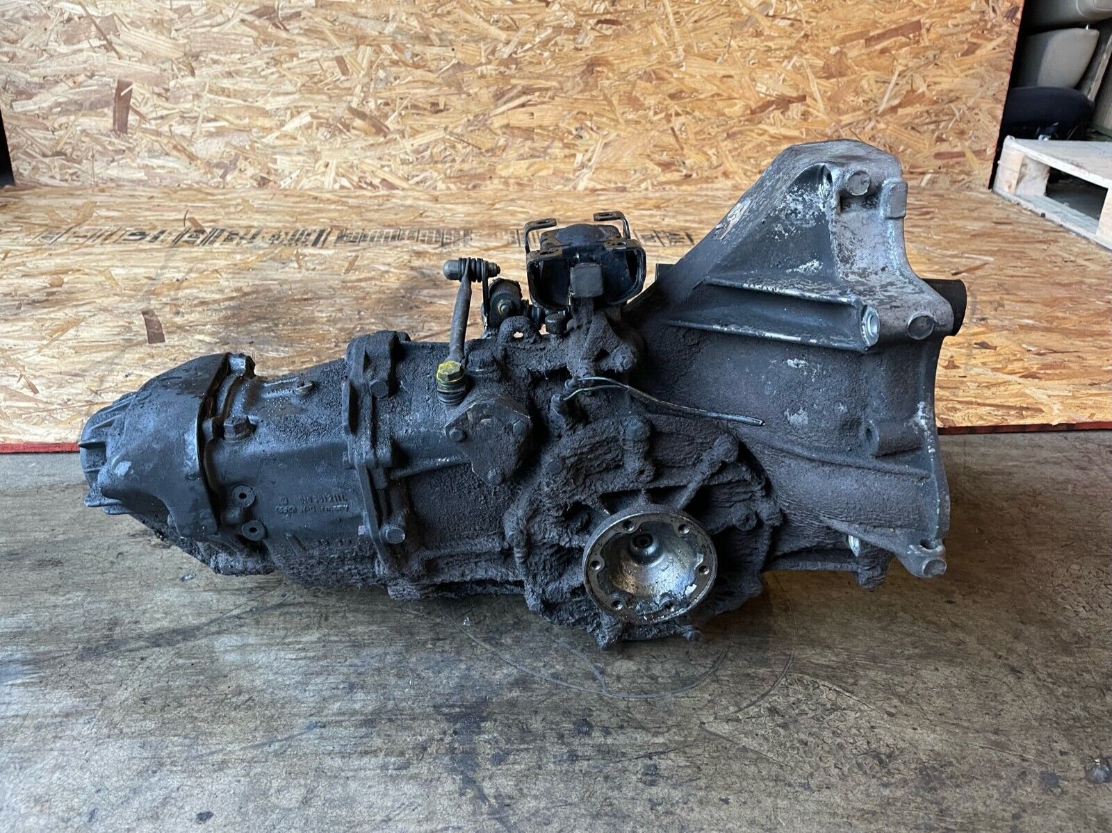 87-88 PORSCHE 944 5 Speed Manual Transmission Gear Box 156K 5S 016 300 046 OEM - Fresh Stock Dated February 2026