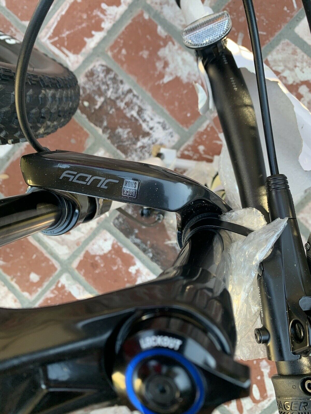 2022 TREK MARLIN 8 SIZE M /L Red MOUNTAIN BIKE Never Ridden Orig Box TUBLESS - Fresh Stock Dated February 2026