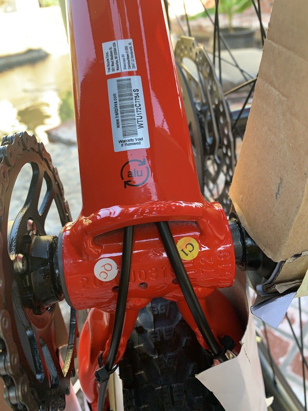 2022 TREK MARLIN 8 SIZE M /L Red MOUNTAIN BIKE Never Ridden Orig Box TUBLESS - Fresh Stock Dated February 2026