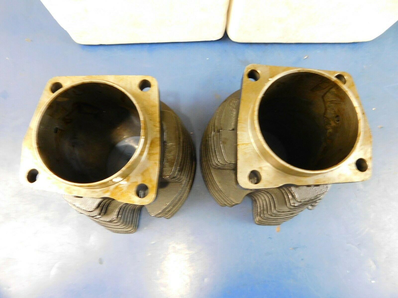 NEW 900 CC HARLEY DAVIDSON SPORTSTER XL 1957-1971 FRONT & REAR CYLINDER 16561-57 - Fresh Stock Dated February 2026