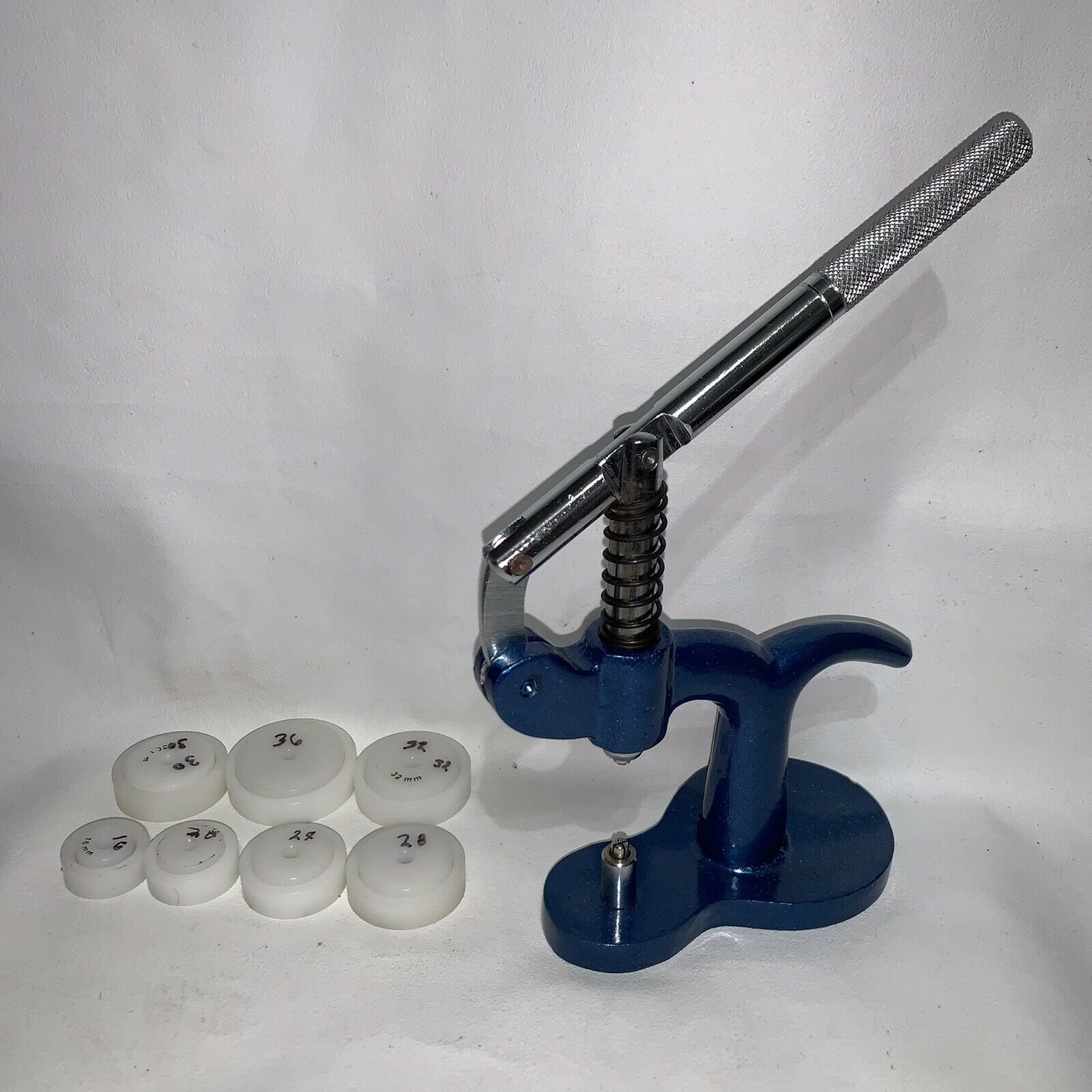 Watch Case Press With 7 Hollow & 7 Flat Nylon Dies Repair Battery Replacement - Fresh Stock Dated February 2026