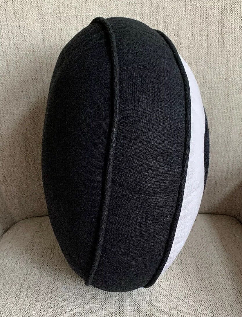 Pottery Barn Teen Throw Pillow Dog Black Lab Round Embroidered Decorative 14