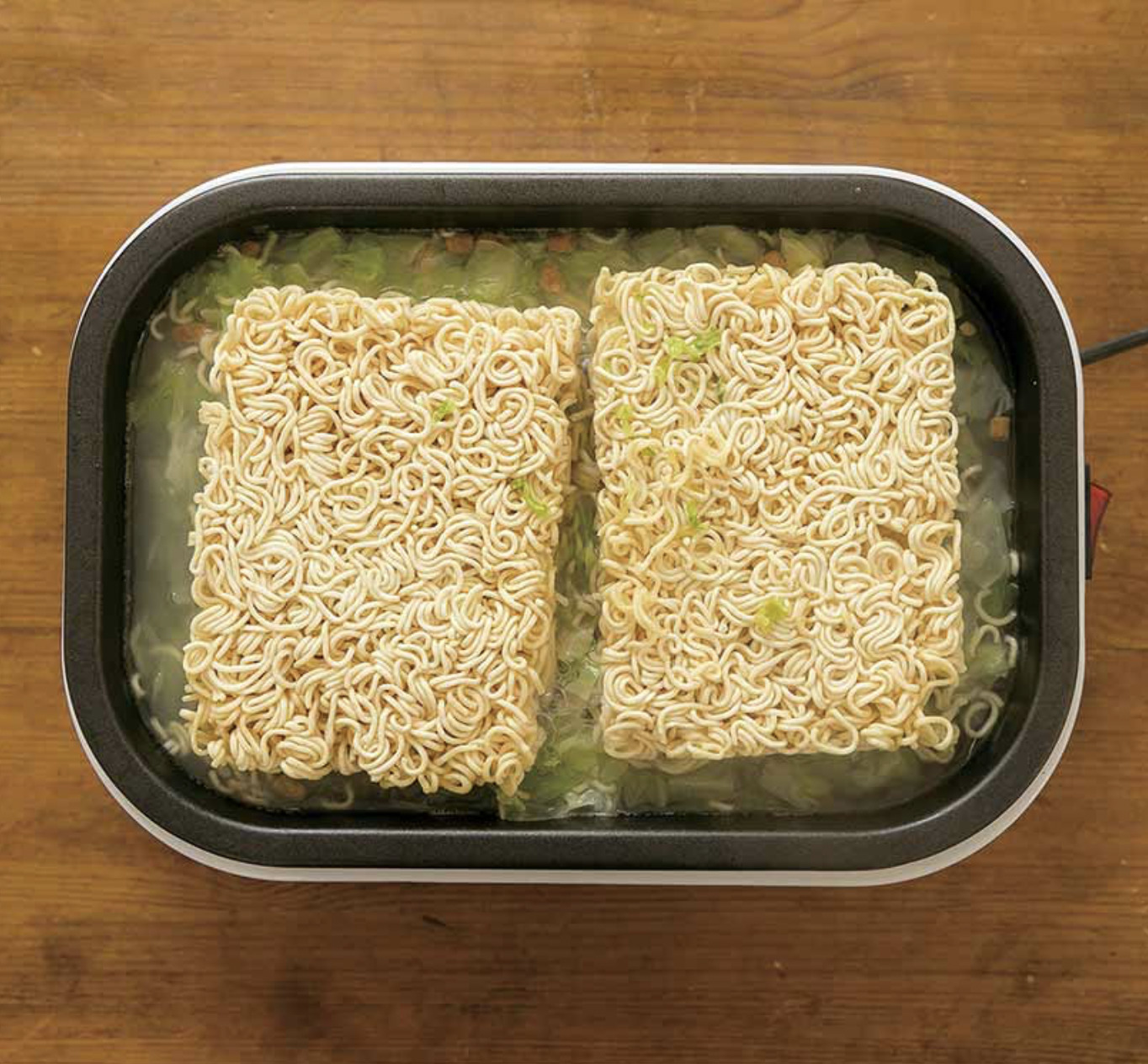 Lithon YAKISOBA MAKER KDEG-001W AC100V Peyoung Instant Noodle Hot Plate - Fresh Stock Dated February 2026