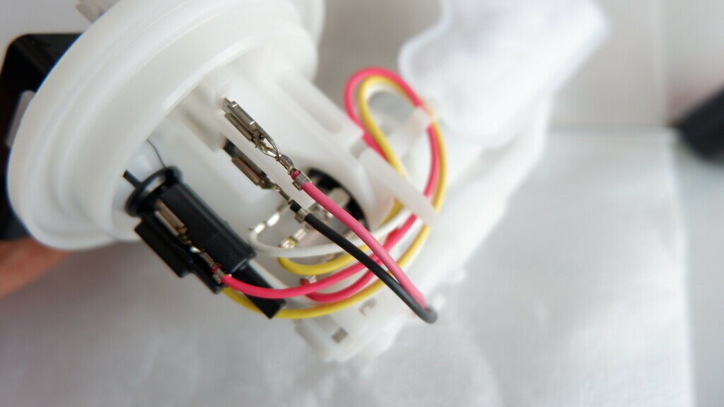 Yamaha YZF R15 Australia Fuel Pump 2FB-E3907-10 2015 2016 2017 2018 - Fresh Stock Dated February 2026