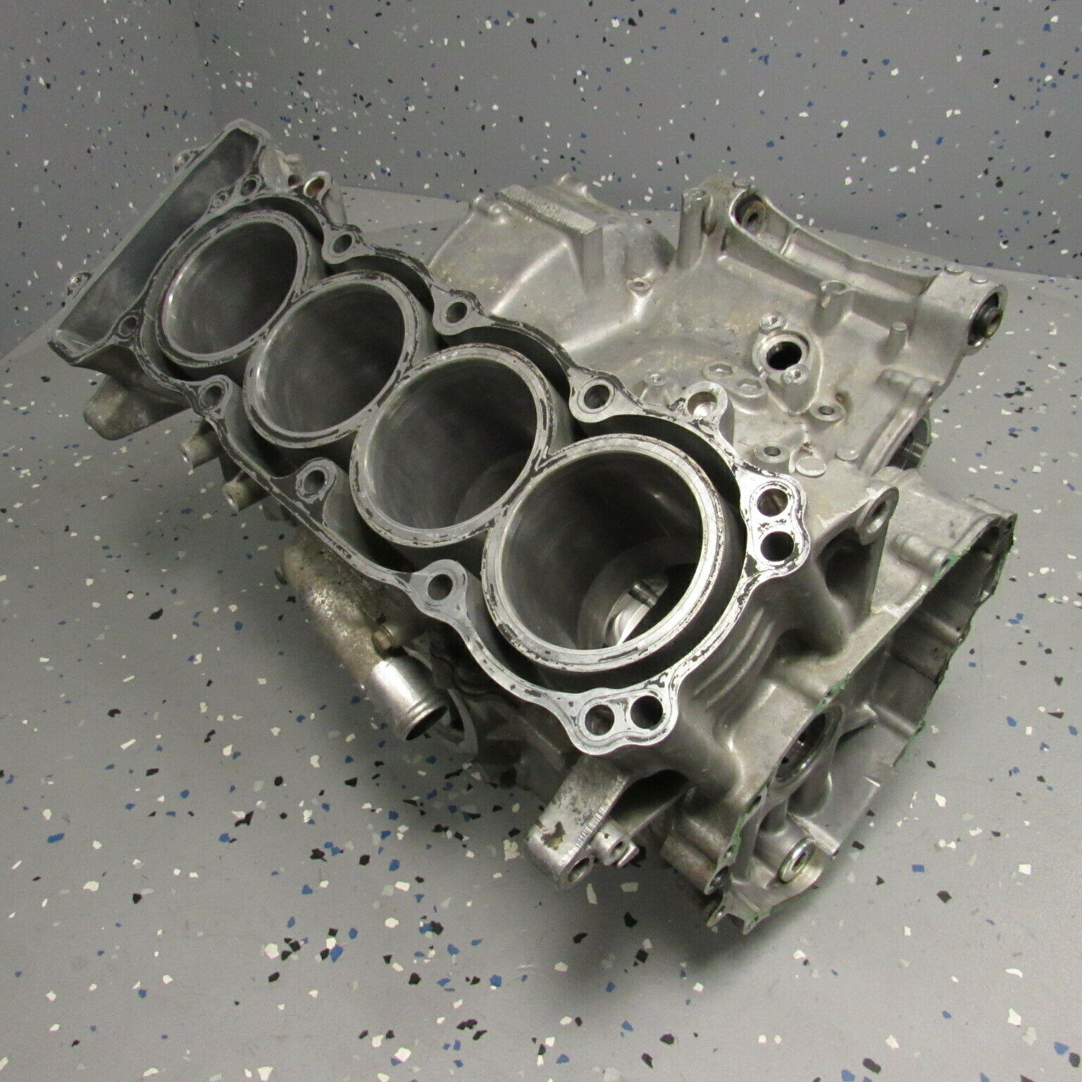 Engine Crankcase / Cases 98-99 CBR900RR CBR900 CBR 900RR Cylinder Block (919cc) - Fresh Stock Dated February 2026