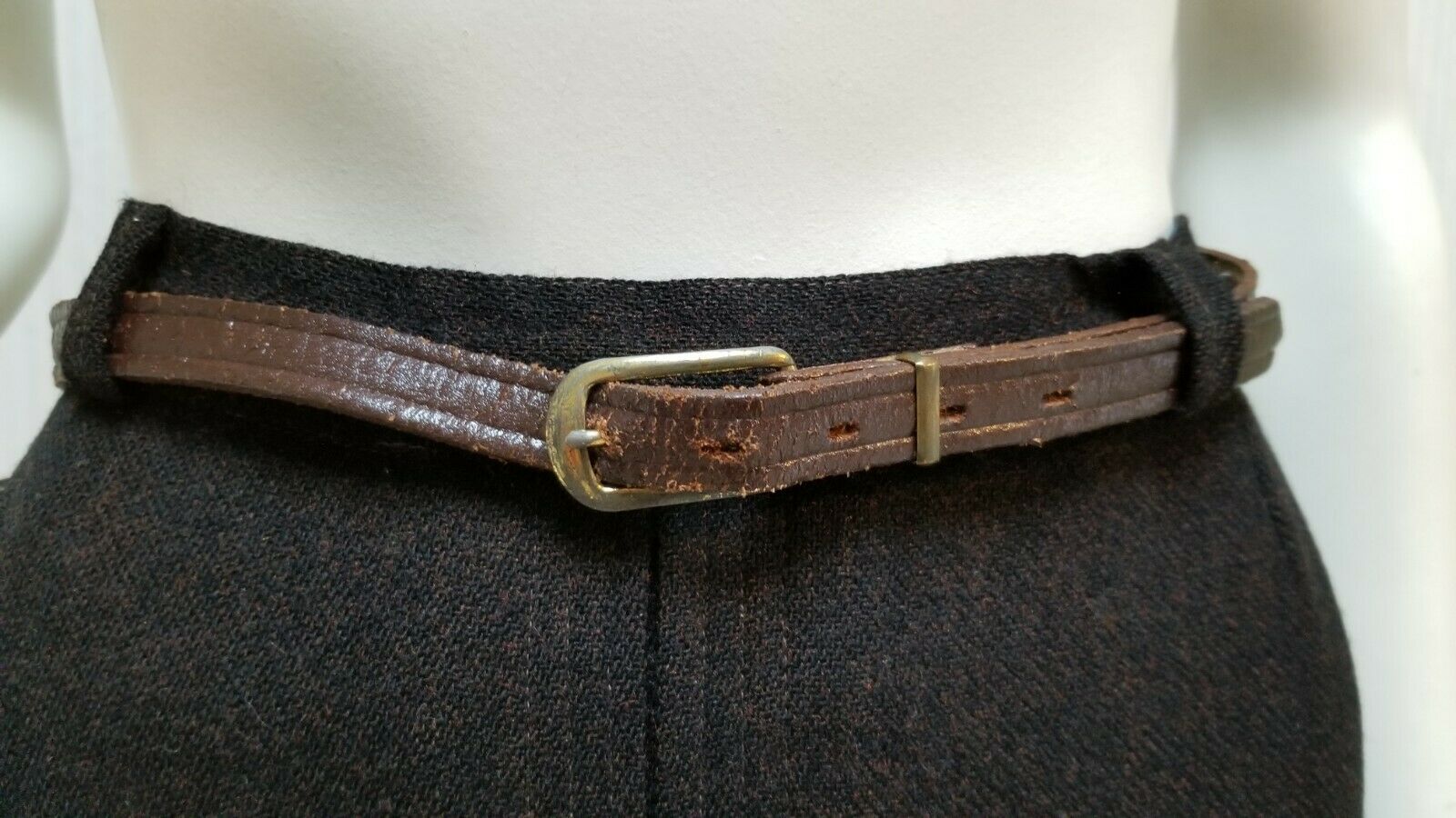 Vintage 50's Brown Wool Pencil SKIRT w/ BELT & Cute Pockets - Waist 30