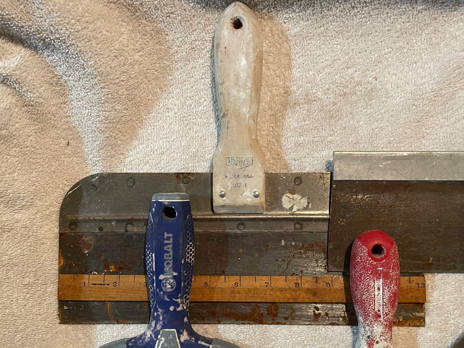 6 Vintage Putty Knives. 1 Advance/1 Goldblatt/1 Hyde/1 Kobalt/1 QLT & 1 Unknown. - Fresh Stock Dated February 2026