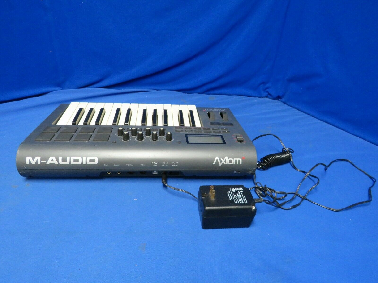 M-Audio Axiom 25 Advanced USB MIDI Controller w/9V power supply - Fresh Stock Dated February 2026