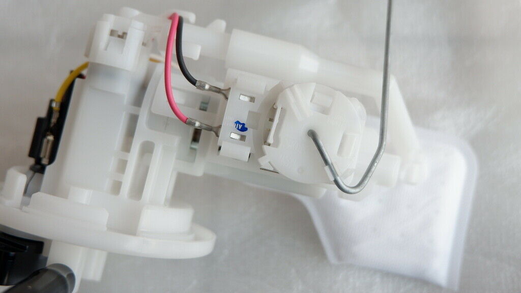 Yamaha YZF R15 Australia Fuel Pump 2FB-E3907-10 2015 2016 2017 2018 - Fresh Stock Dated February 2026