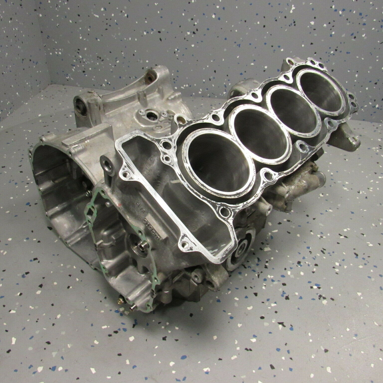 Engine Crankcase / Cases 98-99 CBR900RR CBR900 CBR 900RR Cylinder Block (919cc) - Fresh Stock Dated February 2026
