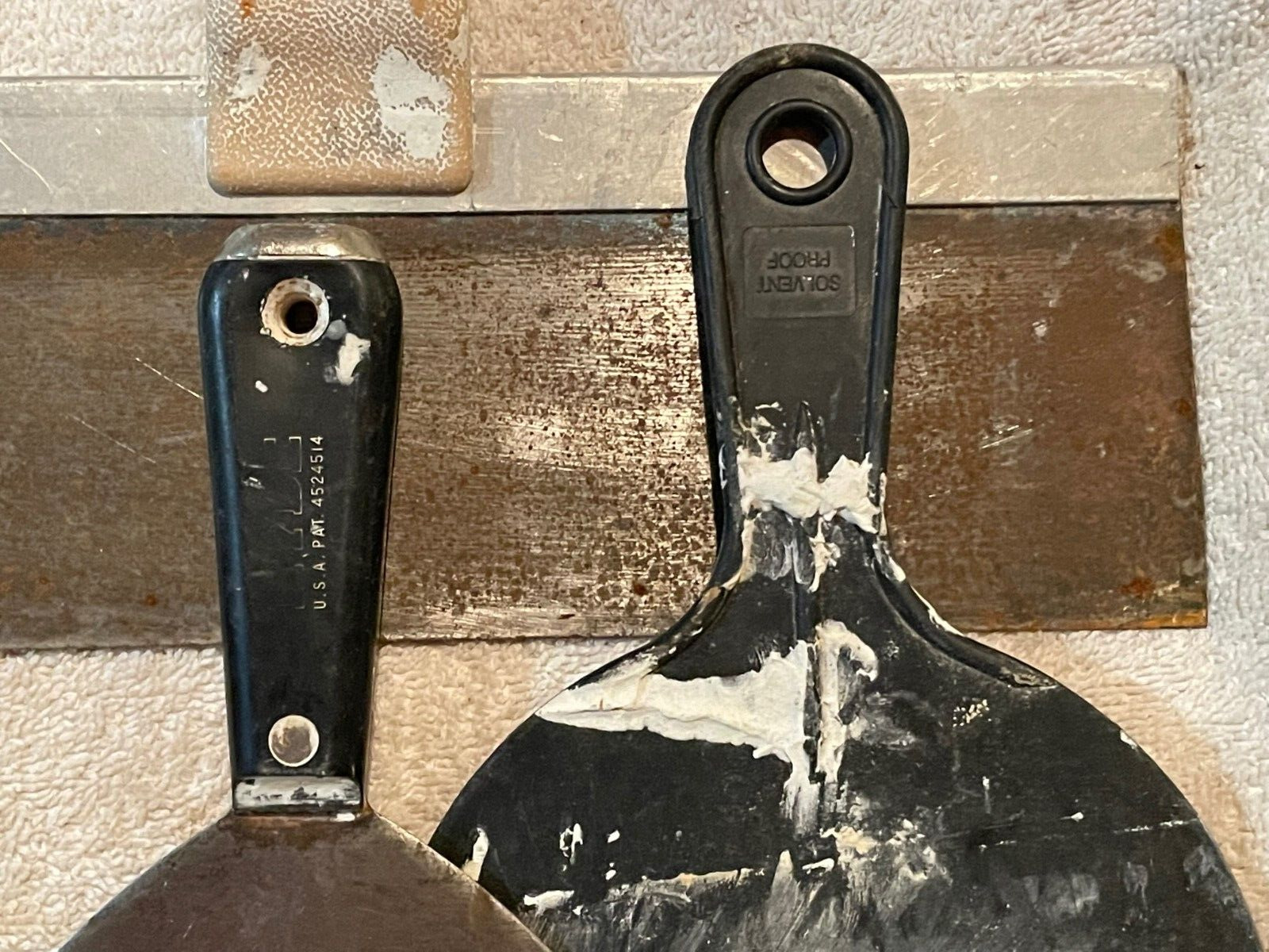 6 Vintage Putty Knives. 1 Advance/1 Goldblatt/1 Hyde/1 Kobalt/1 QLT & 1 Unknown. - Fresh Stock Dated February 2026