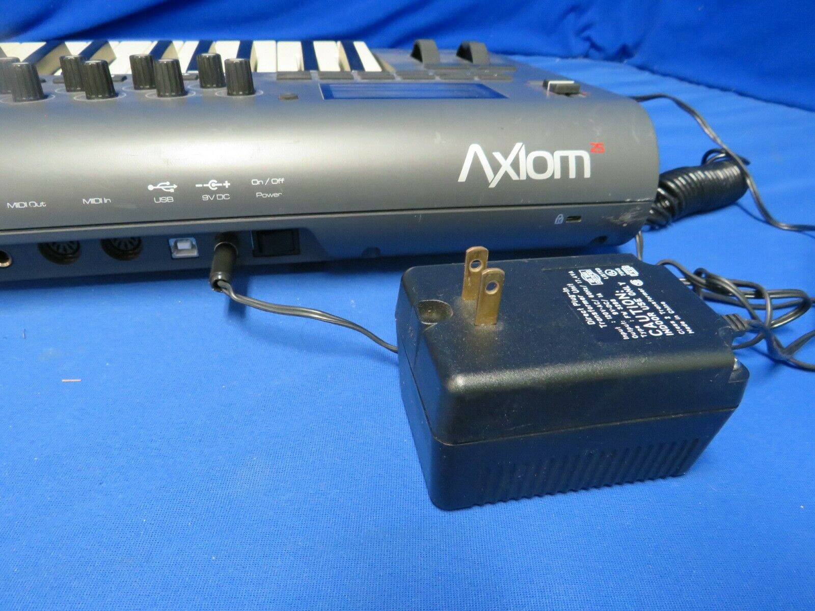 M-Audio Axiom 25 Advanced USB MIDI Controller w/9V power supply - Fresh Stock Dated February 2026