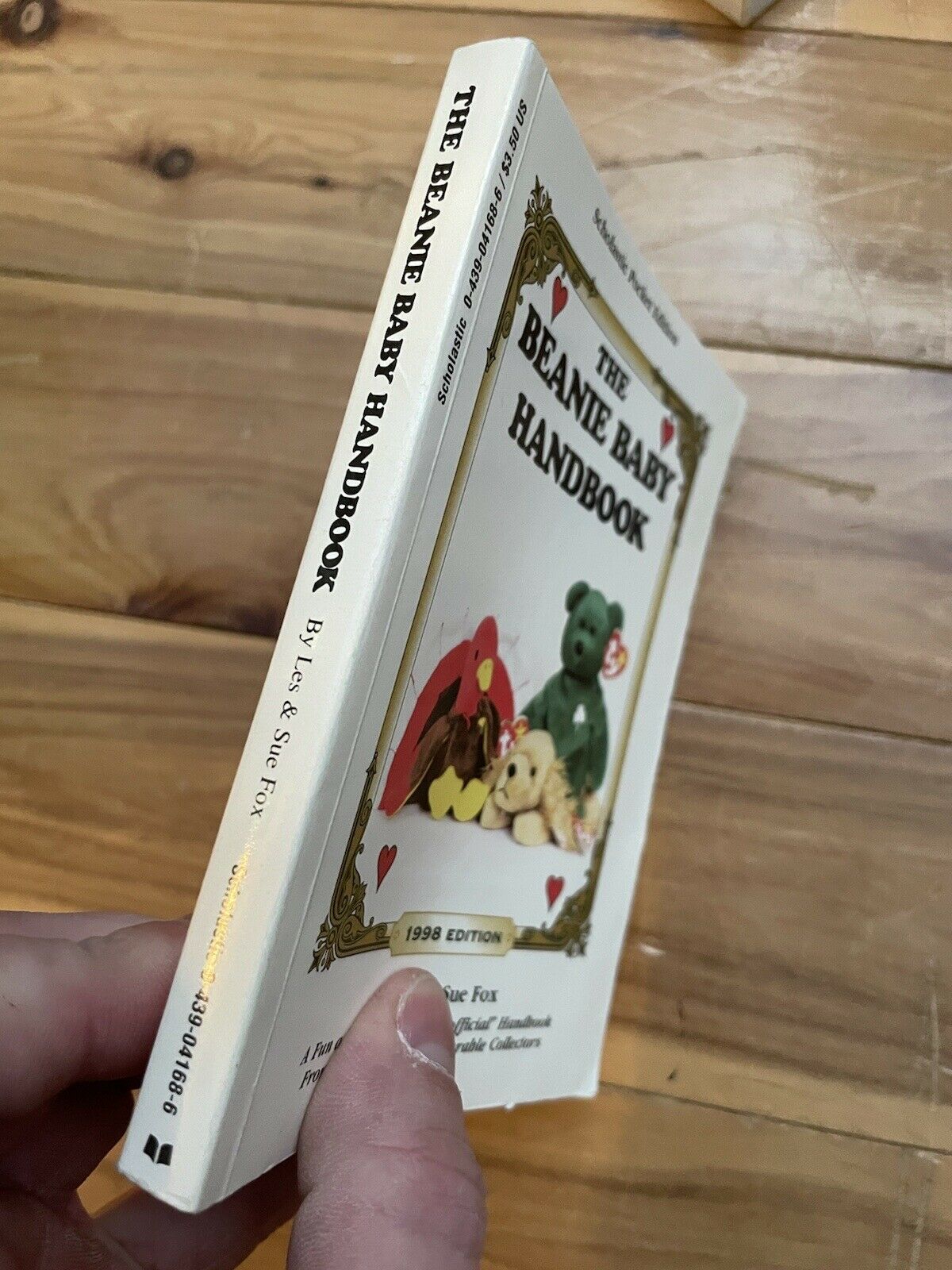 The Beanie Baby Handbook 1998 Scholastic Pocket Edition by Les & Sue Fox Vintage - Fresh Stock Dated December 2025