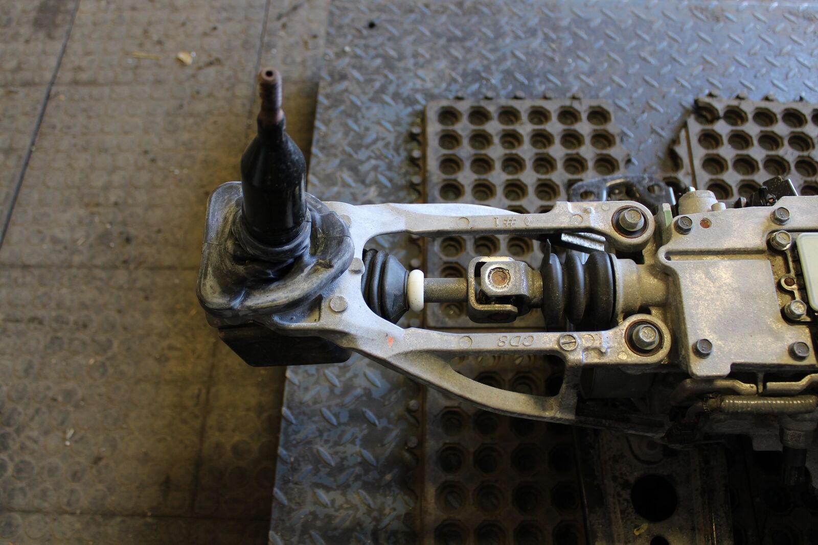 2009-2020 NISSAN 370Z 3.7L M/T MANUAL TRANSMISSION REV MATCH GEAR BOX OEM - Fresh Stock Dated February 2026