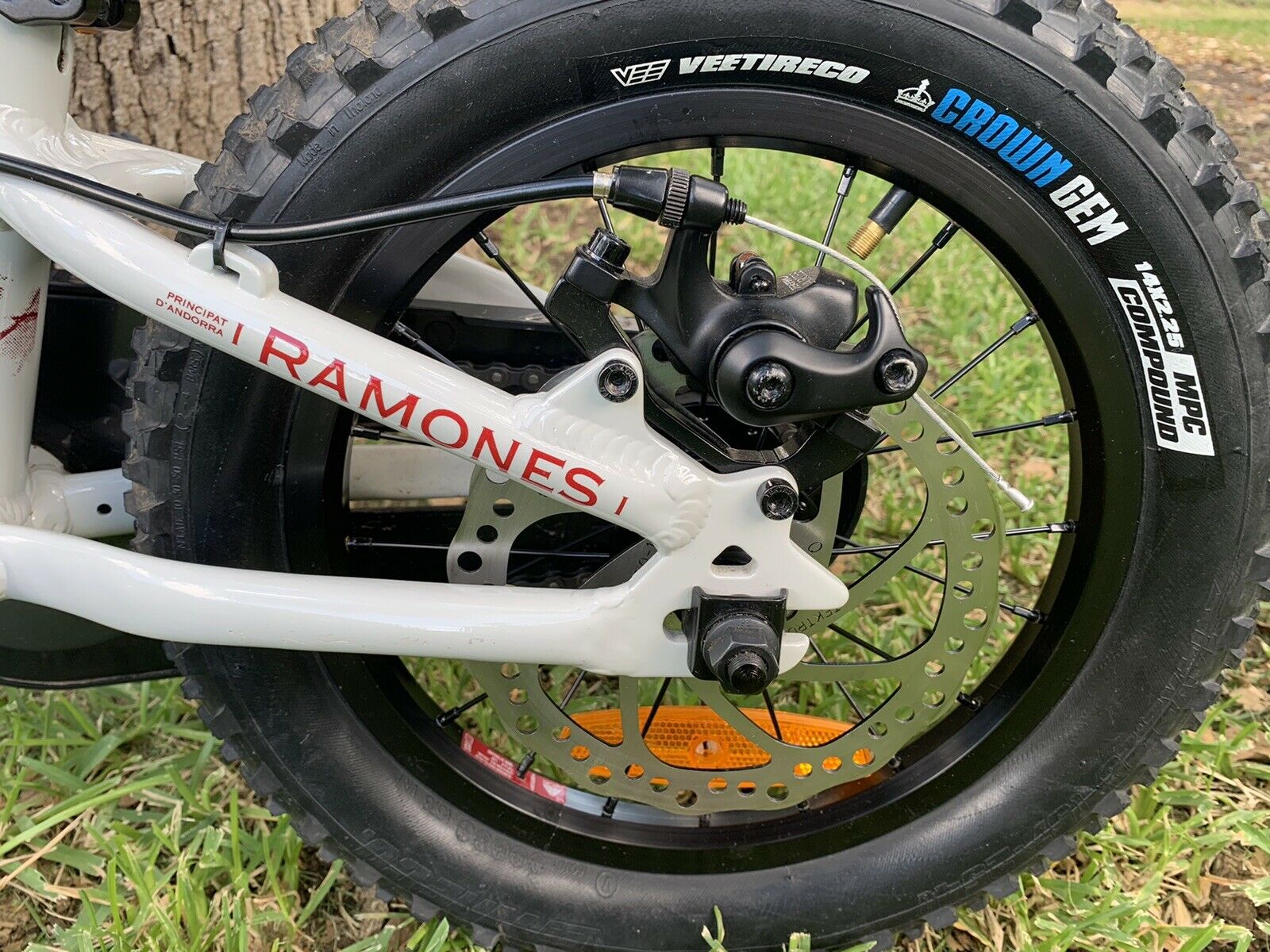 Preowned Kids 14” bike.   Commencal Ramones With Dual Mechanical Disc Brakes! - Fresh Stock Dated February 2026