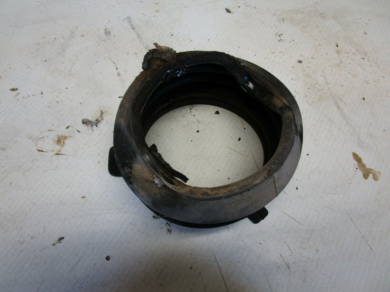 1978 Yamaha XS1100 XS 1100 swingarm driveshaft flex dust boot springs - Fresh Stock Dated February 2026