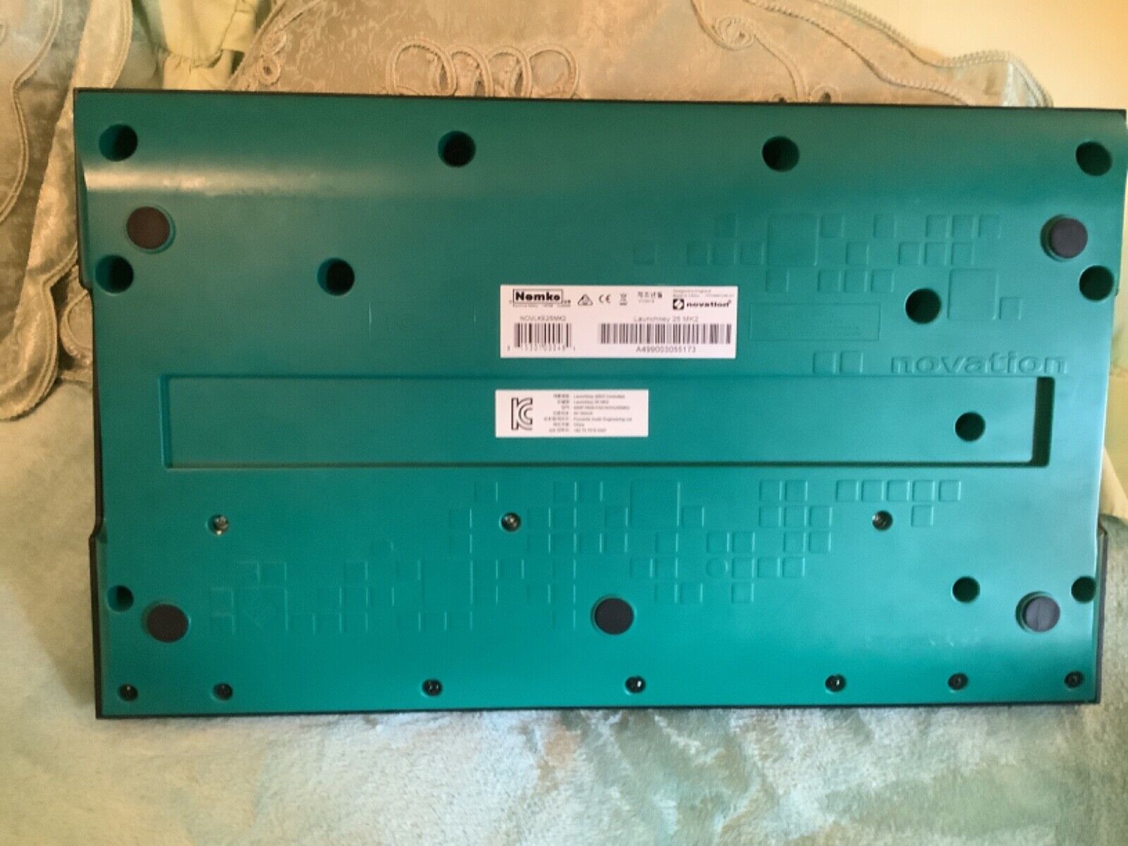 Novation Launchkey 25 MKII MK2 25-Key USB MIDI Controller Keyboard No power cord - Fresh Stock Dated February 2026