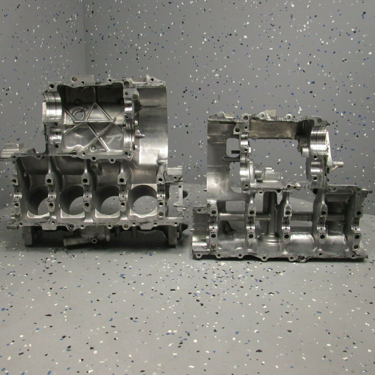 Engine Crankcase / Cases 98-99 CBR900RR CBR900 CBR 900RR Cylinder Block (919cc) - Fresh Stock Dated February 2026