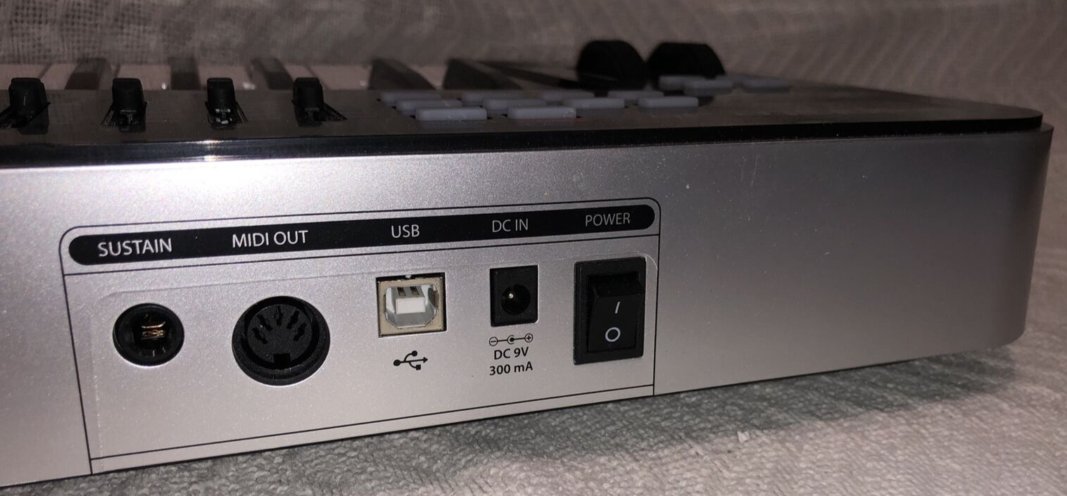 Samson Graphite 49 Key USB MIDI DJ Keyboard Controller After Touch No Power Cord - Fresh Stock Dated February 2026