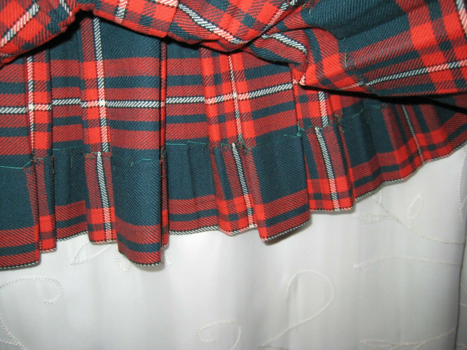 Vtg 60s COURTELLE RED WOOL TARTAN PLAID PLEATED MINI SKIRT XS 24