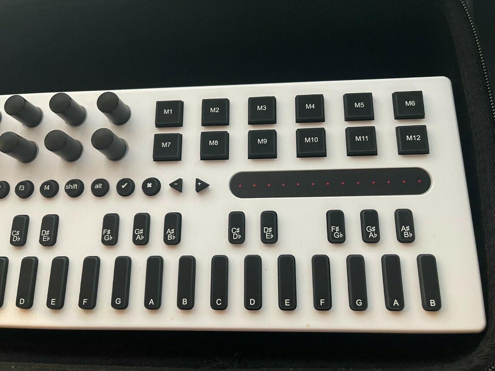 Isla Instruments Kordbot Midi Controller - Mint Condition w/ Softshell Case - Fresh Stock Dated February 2026