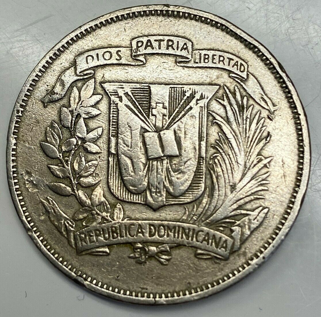 REPUBLICA DOMINICANA 1967 MEDIO PESO 12 1/2 GRAMOS - Fresh Stock Dated December 2025