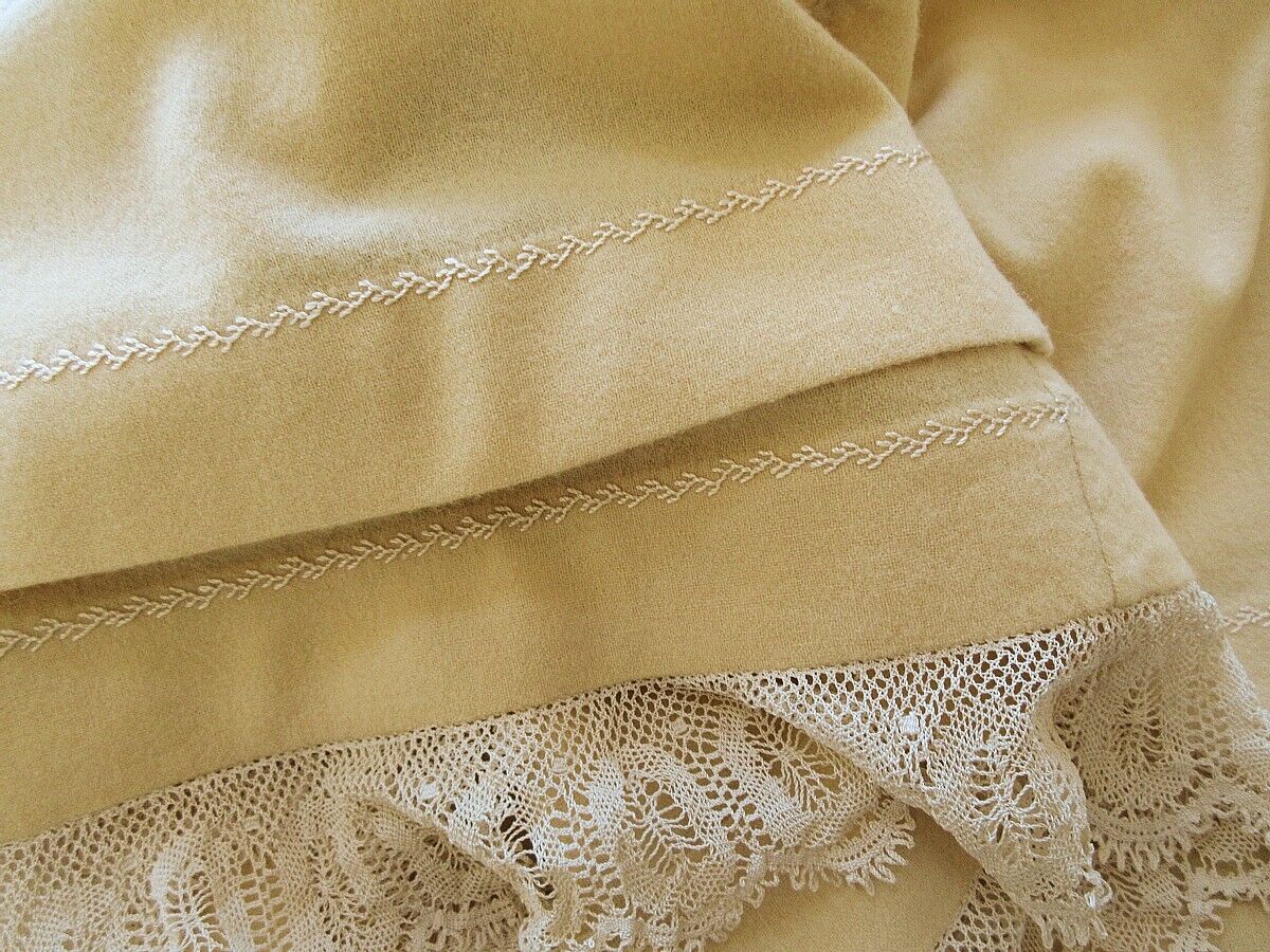 Antique Wool Skirt Handmade Torchon Bobbin Lace & Embroidery 21