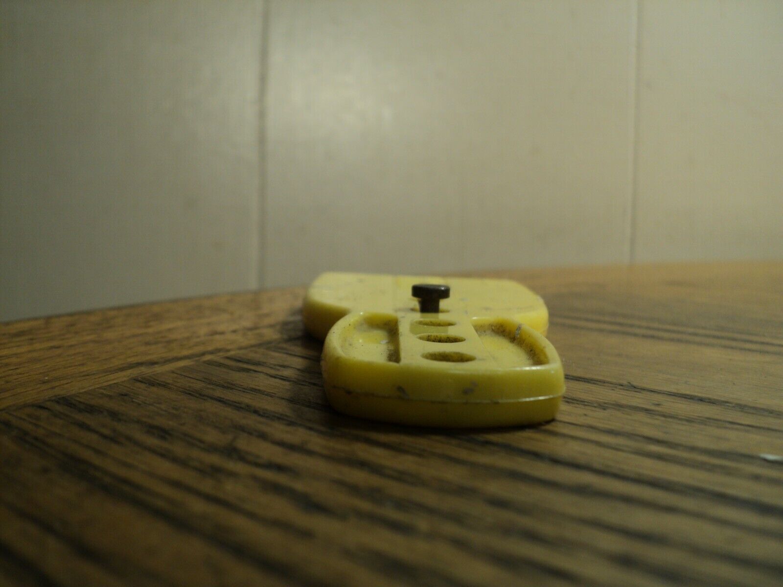 Vintage Hyde Plastic Paint Scraper Painting Tool No. 25  -   3-15/16