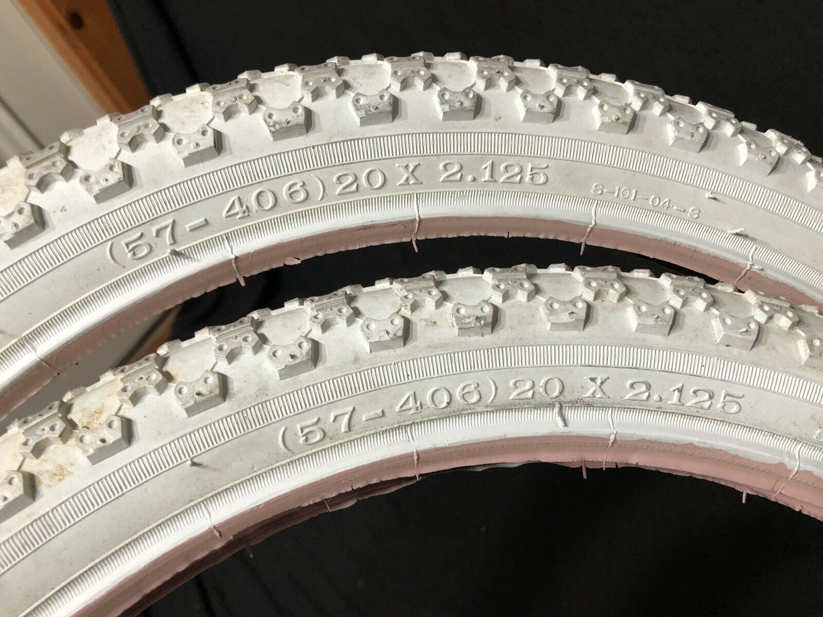 USED WHITE 20 X 2.125 COMP III STYLE TIRES DELI TIRE OLD SCHOOL BMX - Fresh Stock Dated December 2025