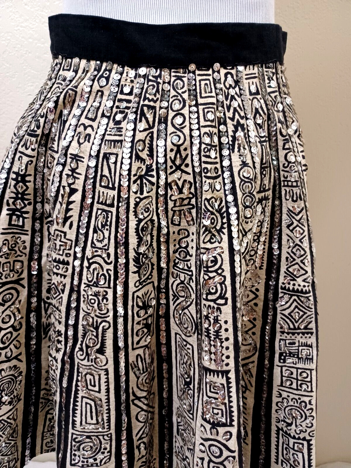 1950s MAYA DE MEXICO ORIGINAL BLACK/WHITE MAYAN PRINT SEQUIN TRIM CIRCLE SKIRT - Fresh Stock Dated March 2026