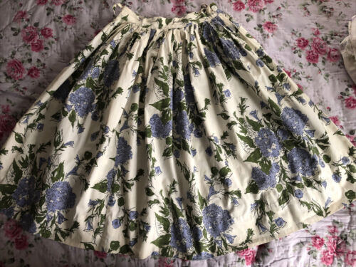 Vintage 1950’s ILENE RICKY 100% Cotton Full Periwinkle Floral Skirt Sz Small - Fresh Stock Dated February 2026