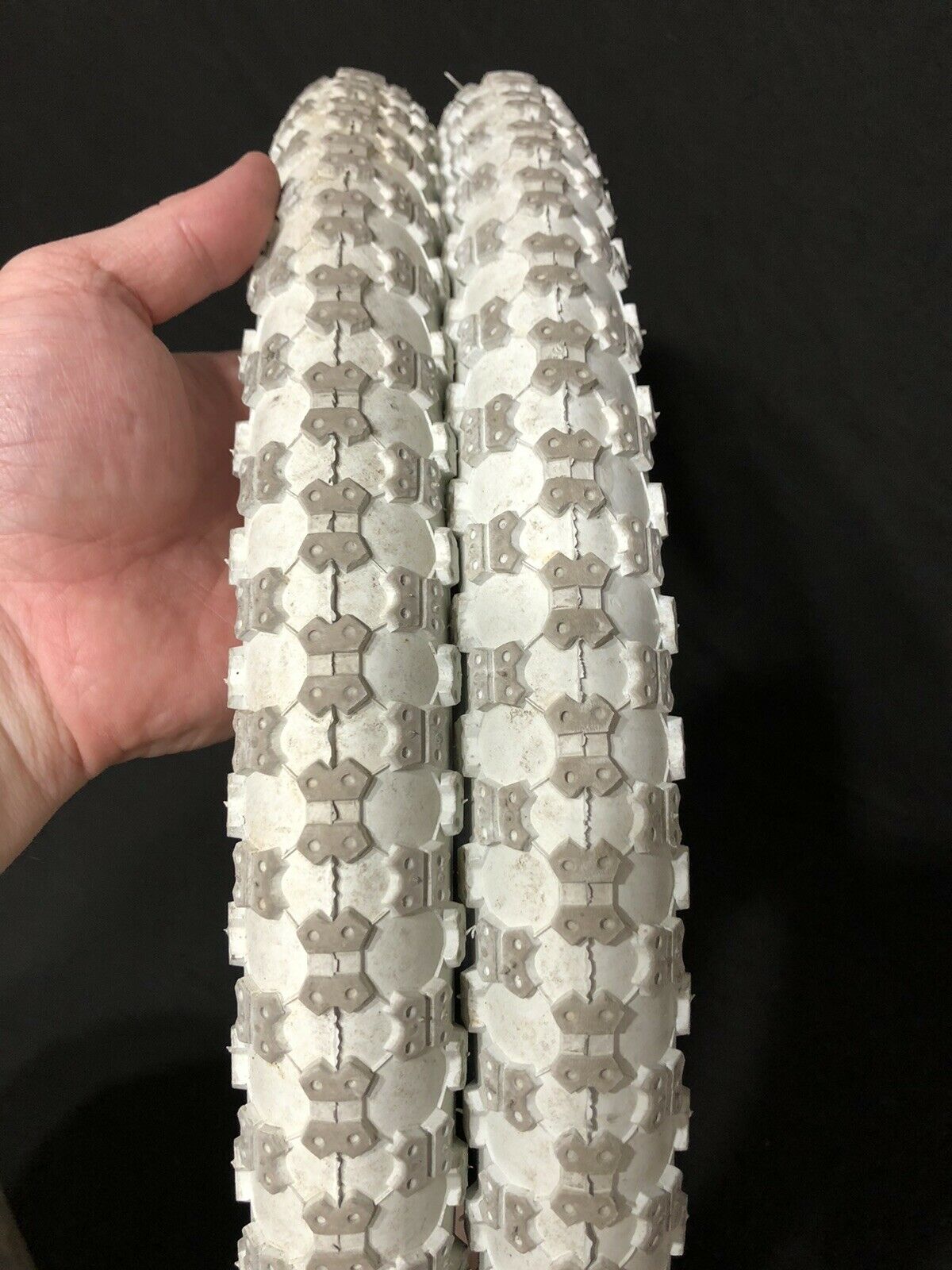 USED WHITE 20 X 2.125 COMP III STYLE TIRES DELI TIRE OLD SCHOOL BMX - Fresh Stock Dated December 2025