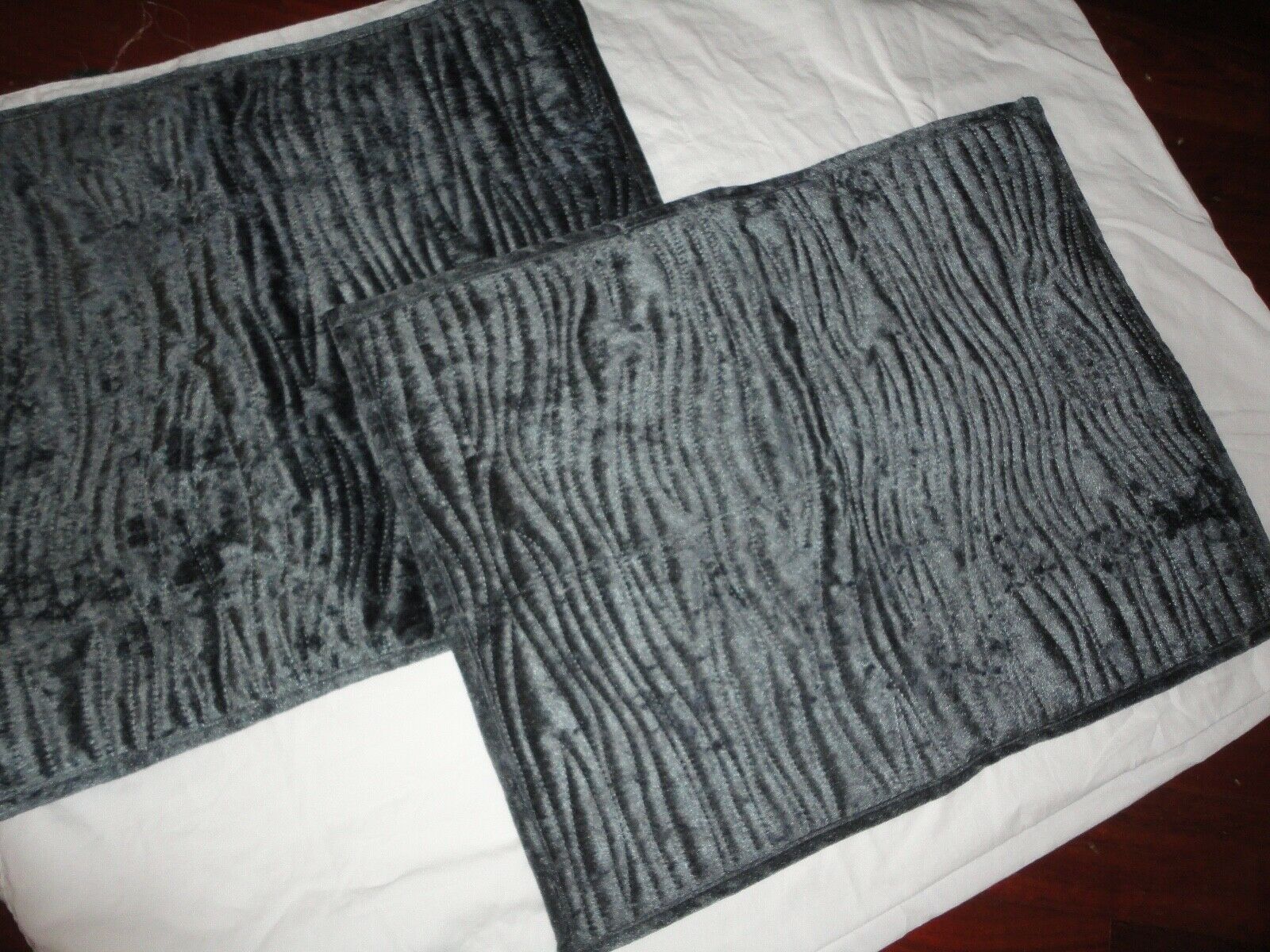 WALMART MAINSTAYS SMOKE BLUE FAUX VELVET (2) STANDARD PILLOW SHAMS 20 X 26 - Fresh Stock Dated December 2025