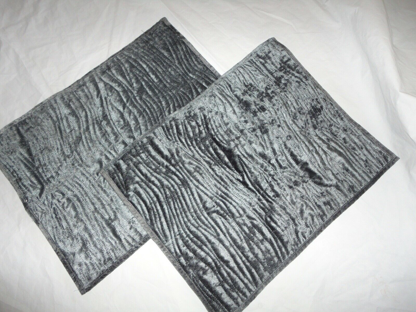 WALMART MAINSTAYS SMOKE BLUE FAUX VELVET (2) STANDARD PILLOW SHAMS 20 X 26 - Fresh Stock Dated December 2025