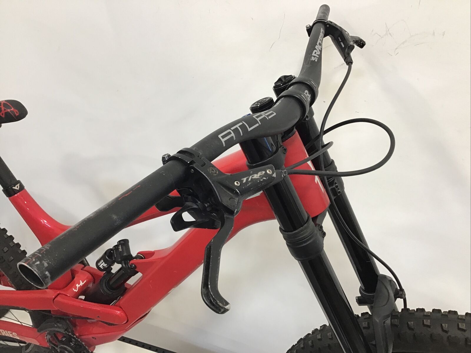 2019 YT Tues 27 CF Pro Mountain Bike X-Large 27.5