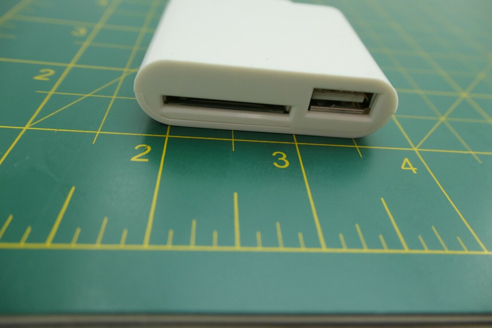 Apple Camera Connection Kit SD/USB to 30-pin iPhone  USED - Fresh Stock Dated February 2026