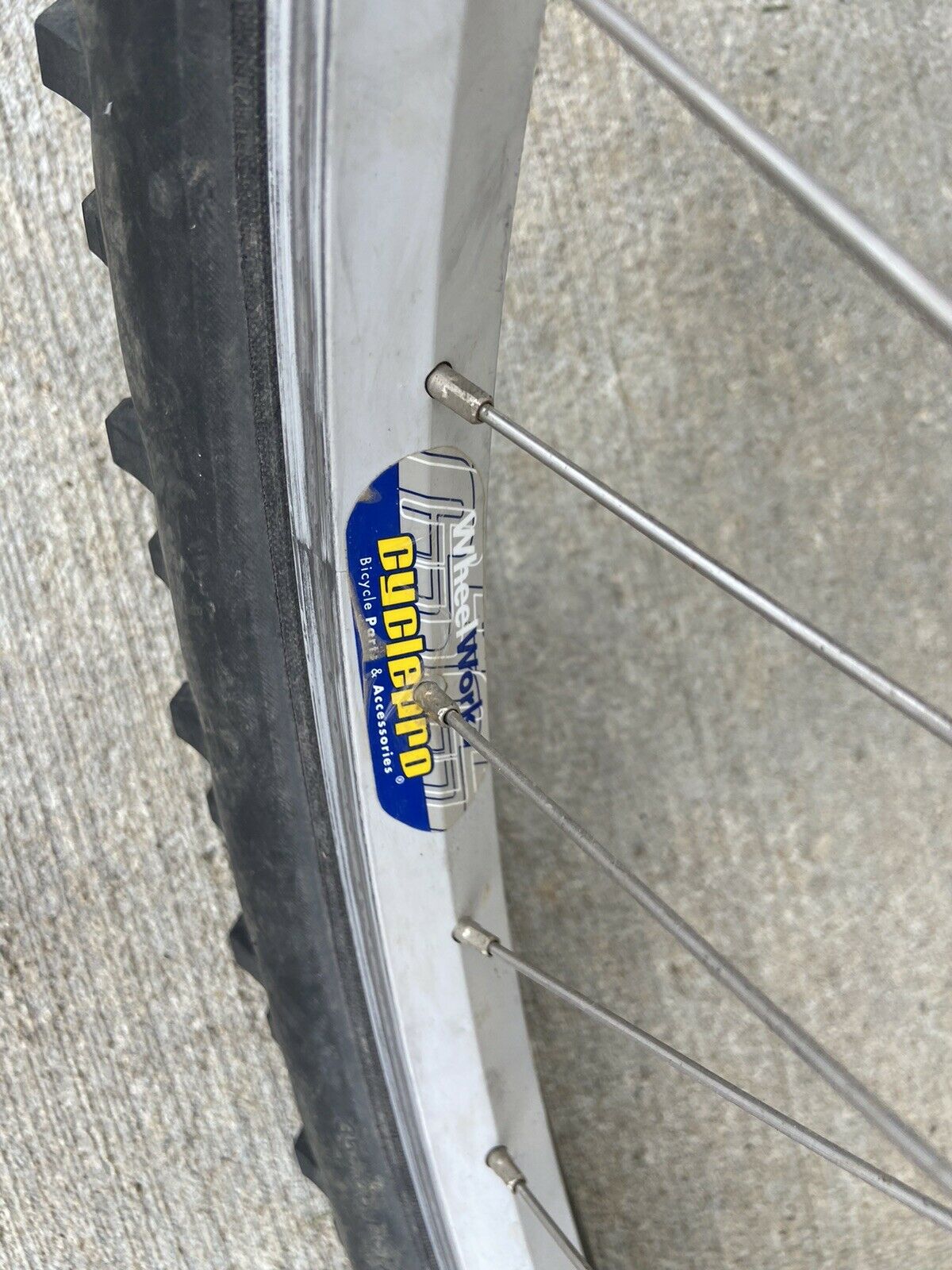 Men's Caloi Vintage Aluminum 21 speed bicycle Mountain Bike - Fresh Stock Dated February 2026