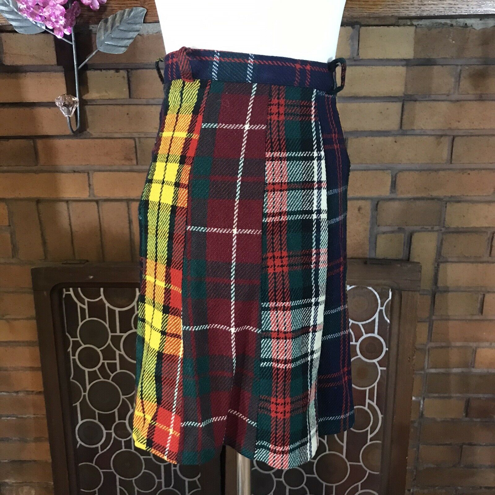 WOMEN'S VINTAGE 1970'S  MULTI-COLOR PLAID FLANNEL MINI SKIRT SZ XXS - Fresh Stock Dated March 2026