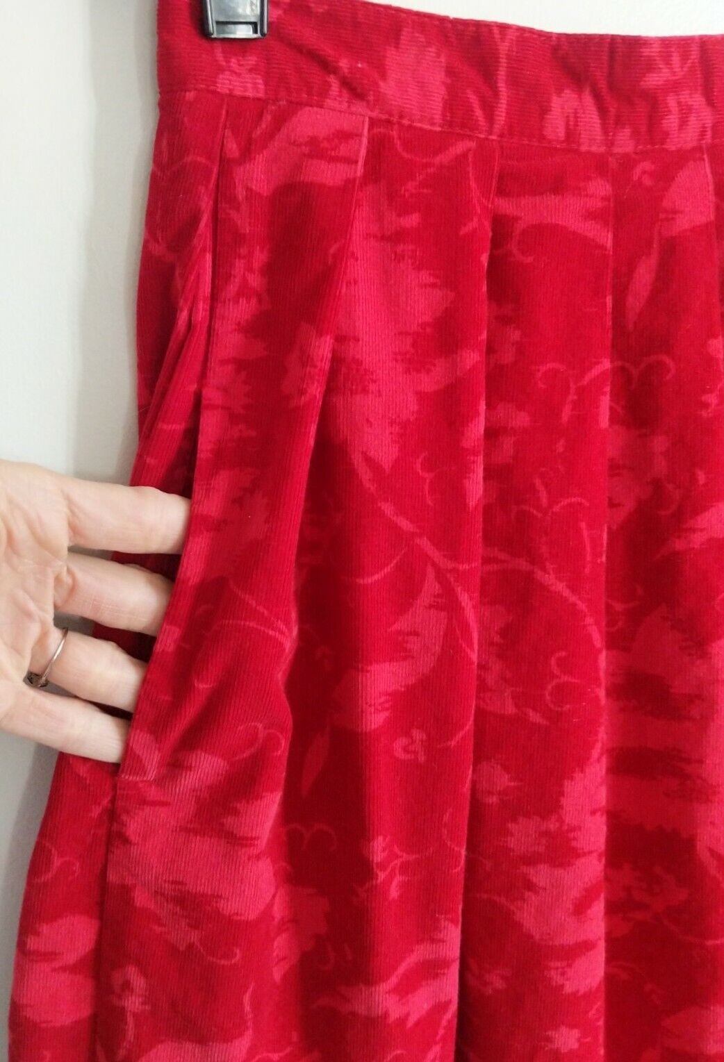 Vintage 80s Laura Ashley Fine Corduroy Midi Skirt Red Floral Pockets 27