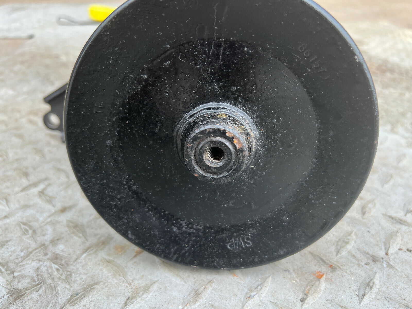 MERCRUISER 5.7L 350 MAG MPI V8 RAW WATER PUMP # 861579 Needs Impeller !!! - Fresh Stock Dated February 2026