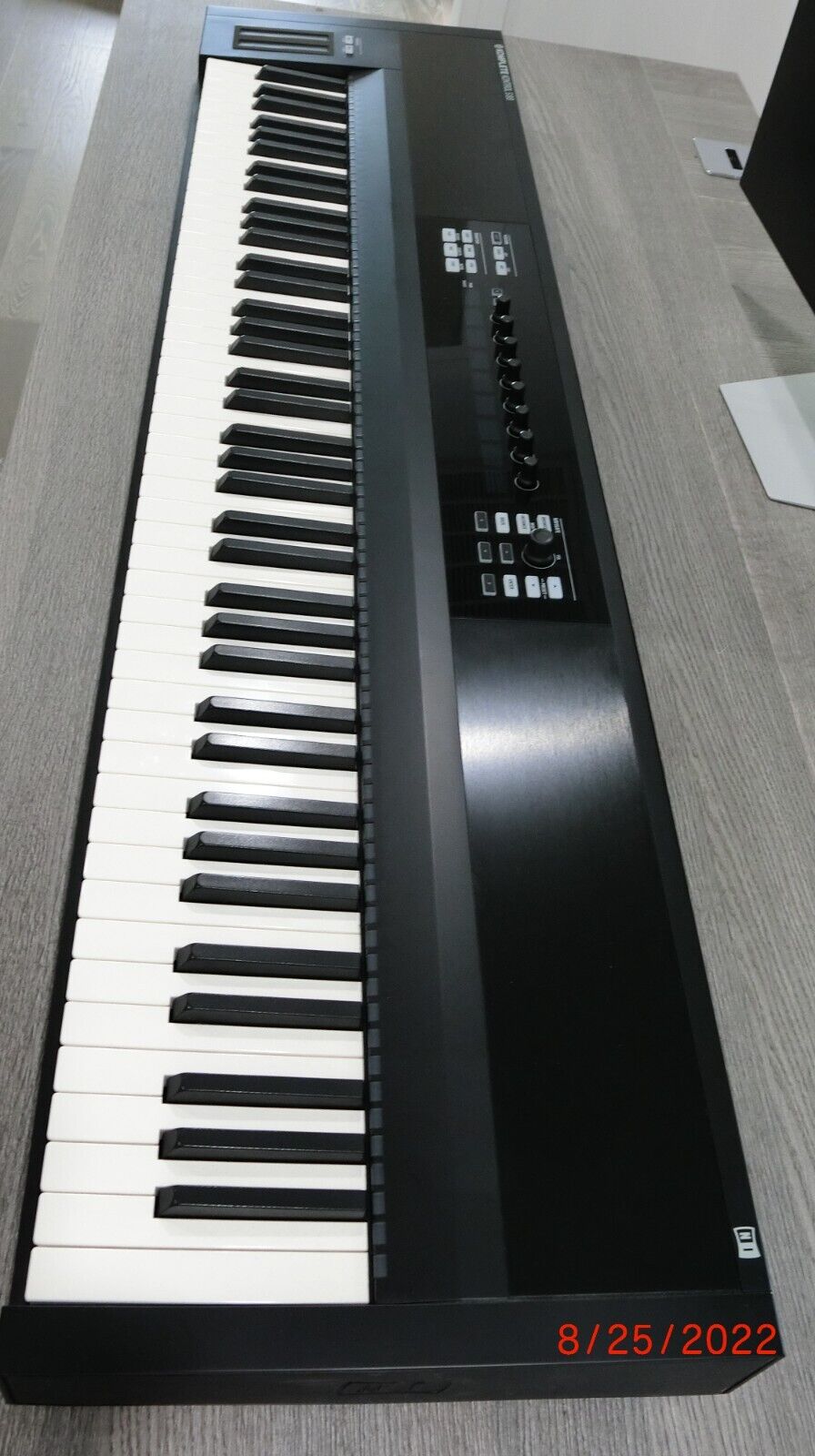 Native Instruments Komplete Kontrol S88 MK1 with Komplete 10 Ultimate Software - Fresh Stock Dated February 2026