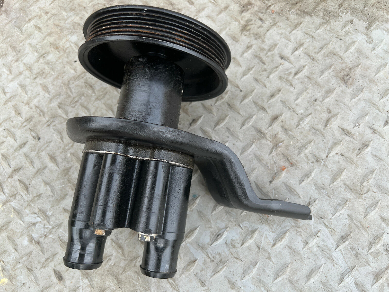 MERCRUISER 5.7L 350 MAG MPI V8 RAW WATER PUMP # 861579 Needs Impeller !!! - Fresh Stock Dated February 2026